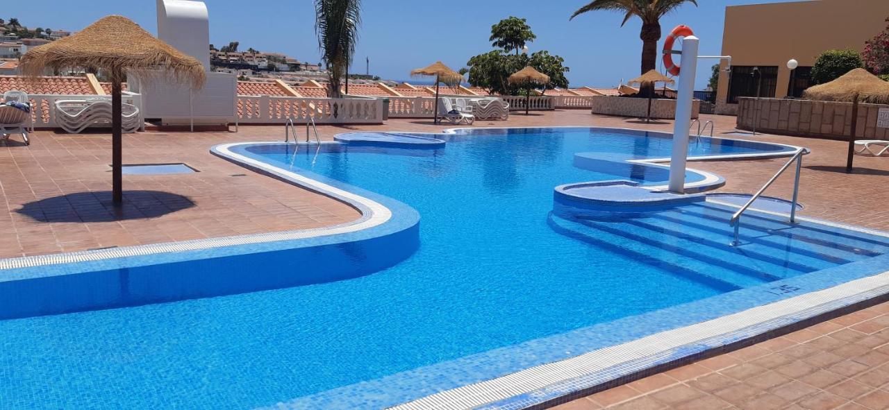 Las Brisas Holiday Адехе Экстерьер фото