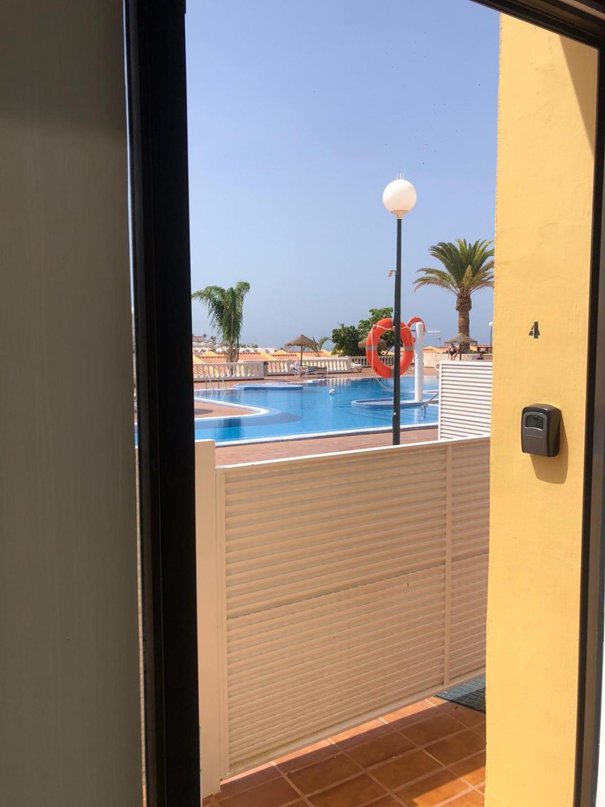 Las Brisas Holiday Адехе Экстерьер фото