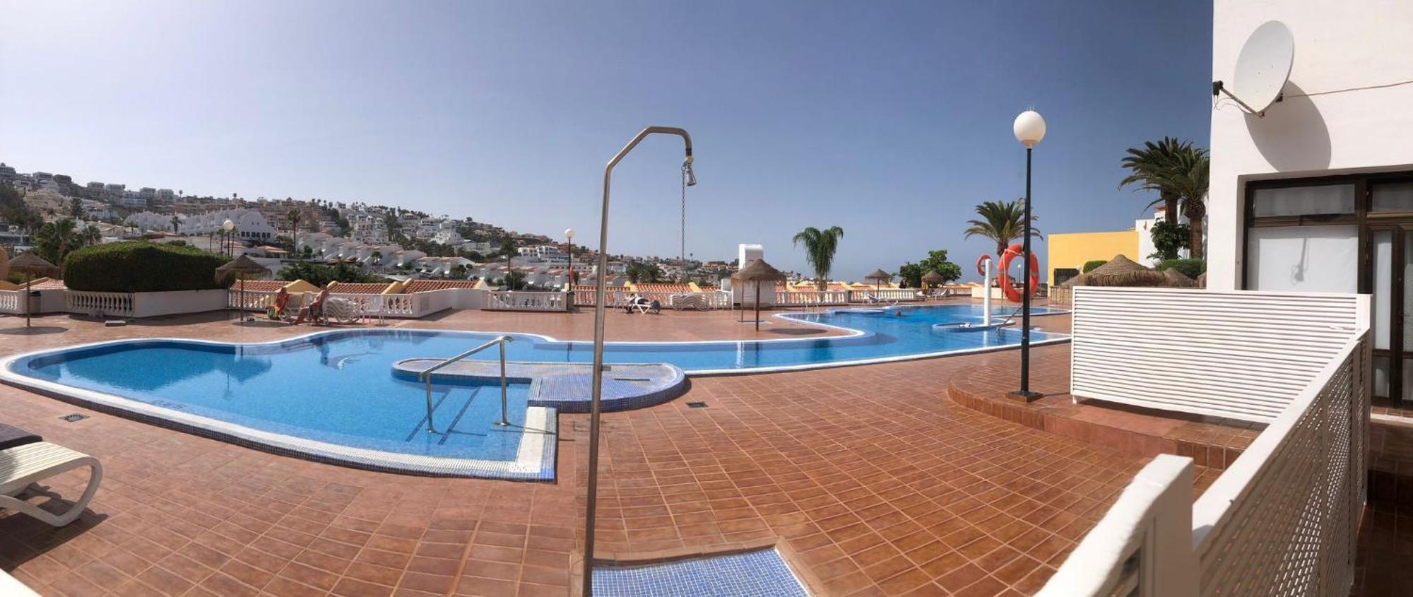 Las Brisas Holiday Адехе Экстерьер фото